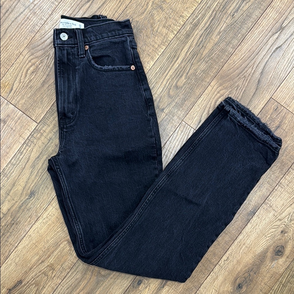 Abercrombie & Fitch 90s Straight Ultra High Rise Charcoal Distressed Jeans